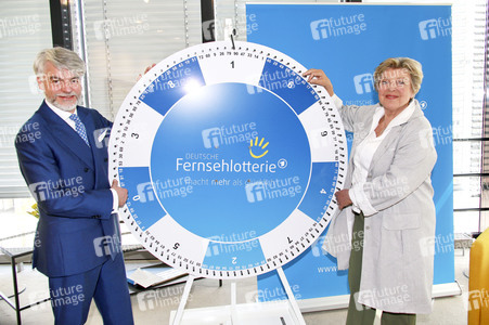 Jubiläumsziehung zum 60. Geburtstag der Fernsehlotterie in Hamburg