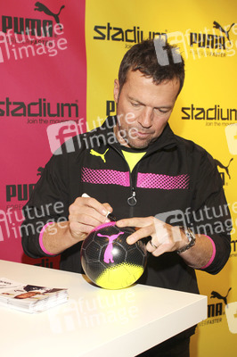 Autogrammstunde mit Lothar Matthäus in Hamburg