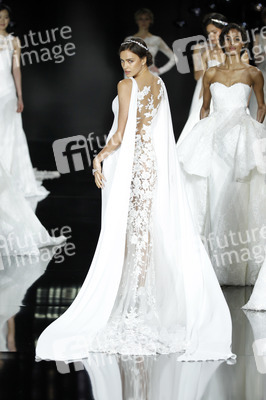 Pronovias Brautmoden Fashion Show auf der Barcelona Bridal Week 2016