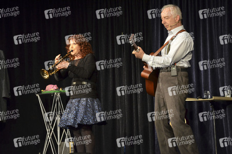Auftritt von Hanns Meilhamer und Claudia Schlenger-Meilhamer in Haar
