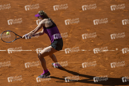 Tennis Match Alizé Cornet vs Victoria Azarenka in Madrid