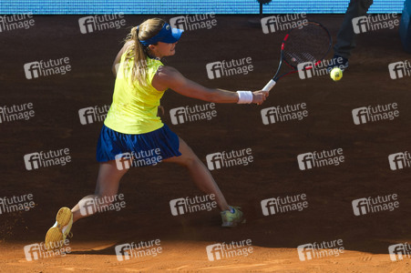 Tennis Match Alizé Cornet vs Victoria Azarenka in Madrid