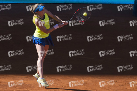 Tennis Match Alizé Cornet vs Victoria Azarenka in Madrid