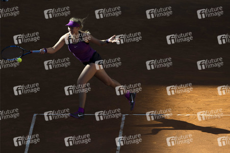 Tennis Match Alizé Cornet vs Victoria Azarenka in Madrid