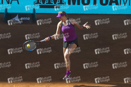 Tennis Match Alizé Cornet vs Victoria Azarenka in Madrid