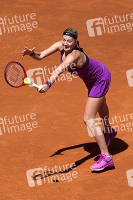 Tennis Match Elena Vesnina vs Petra Kvitová in Madrid