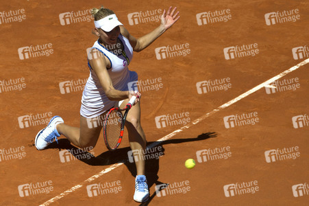 Tennis Match Elena Vesnina vs Petra Kvitová in Madrid