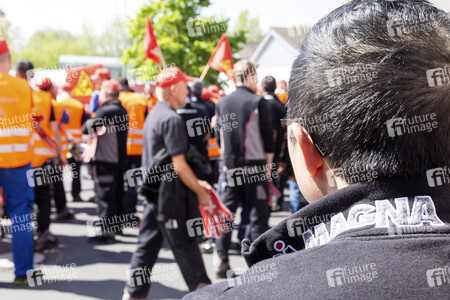 Warnstreick der IG Metall  in Obertshausen