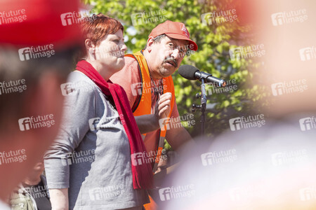 Warnstreick der IG Metall  in Obertshausen