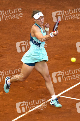 Tennis Match Samantha Stosur vs Carla Suárez Navarro in Madrid