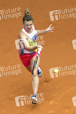 Tennis Match Irina-Camelia Begu vs Simona Halep in Madrid