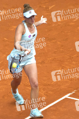 Tennis Match Irina-Camelia Begu vs Simona Halep in Madrid