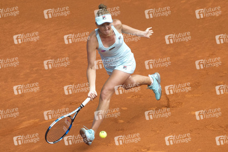 Tennis Match Irina-Camelia Begu vs Simona Halep in Madrid