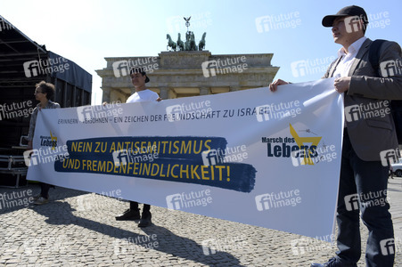 Marsch des Lebens zum Holocaustgedenktag in Berlin