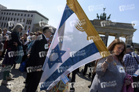 Marsch des Lebens zum Holocaustgedenktag in Berlin