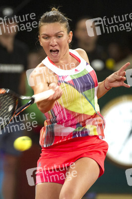 Tennis Match Dominika Cibulková vs Simona Halep in Madrid