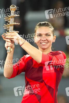 Tennis Match Dominika Cibulková vs Simona Halep in Madrid