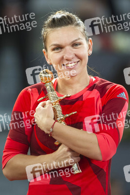 Tennis Match Dominika Cibulková vs Simona Halep in Madrid