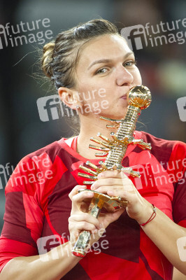 Tennis Match Dominika Cibulková vs Simona Halep in Madrid