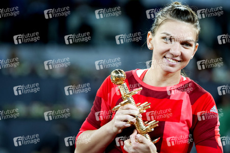 Tennis Match Dominika Cibulková vs Simona Halep in Madrid