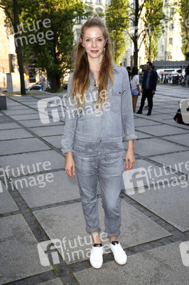 Filmpremiere 'Mängelexemplar' in Berlin