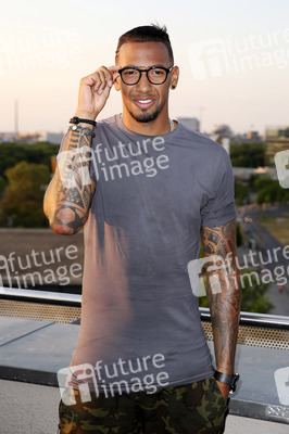 Jerome Boateng präsentiert seine Brillenkollektion in Berlin