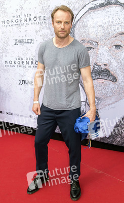 Filmpremiere 'Vor der Morgenröte' in Berlin