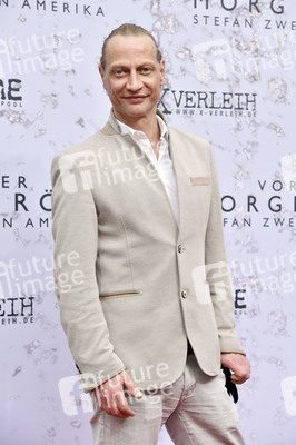 Filmpremiere 'Vor der Morgenröte' in Berlin