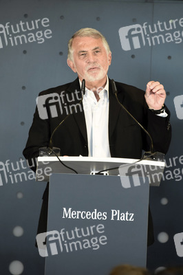 Spatenstich am Mercedes Platz in Berlin