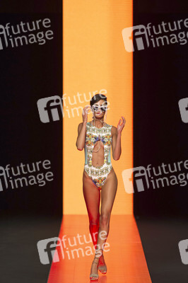 Hipertrofico Fashion Show, Swimwear Fashion Week Moda Cálida 2016