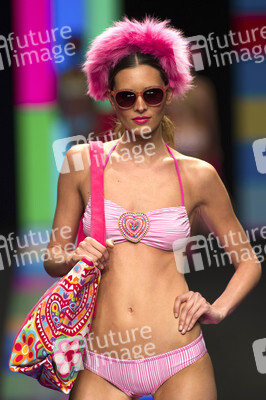 Agatha Ruiz de la Prada Fashion Show, Swimwear Fashion Week Moda Cálida 2016