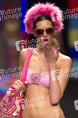 Agatha Ruiz de la Prada Fashion Show, Swimwear Fashion Week Moda Cálida 2016