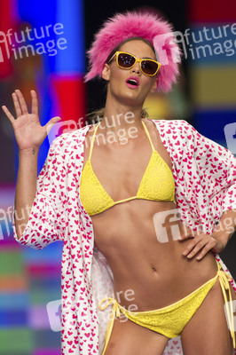 Agatha Ruiz de la Prada Fashion Show, Swimwear Fashion Week Moda Cálida 2016