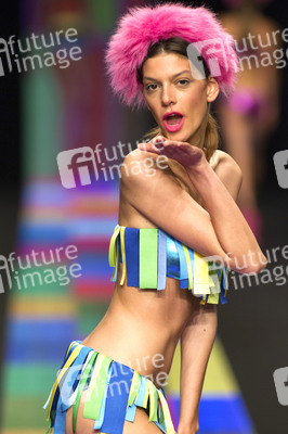 Agatha Ruiz de la Prada Fashion Show, Swimwear Fashion Week Moda Cálida 2016