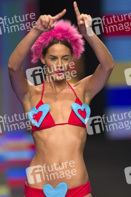 Agatha Ruiz de la Prada Fashion Show, Swimwear Fashion Week Moda Cálida 2016