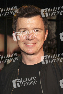Autogrammstunde mit Rick Astley