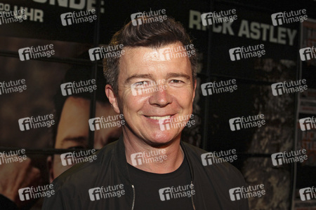 Autogrammstunde mit Rick Astley