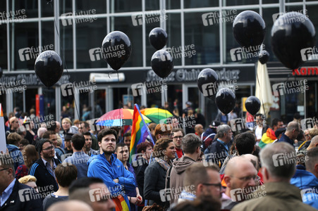 Mahnwache für die Opfer des Terror-Anschlags von Orlando in Köln
