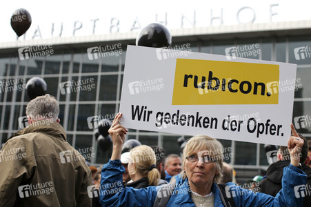 Mahnwache für die Opfer des Terror-Anschlags von Orlando in Köln