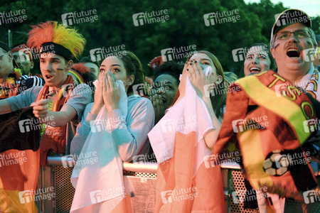 Fans beim UEFA-Fußball-Europameisterschaft 2016 Spiel Deutschland gegen Polen in Berlin