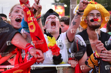 Fans beim UEFA-Fußball-Europameisterschaft 2016 Spiel Deutschland gegen Polen in Berlin