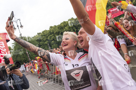 Fans beim UEFA-Fußball-Europameisterschaft 2016 Spiel Deutschland gegen Polen in Berlin