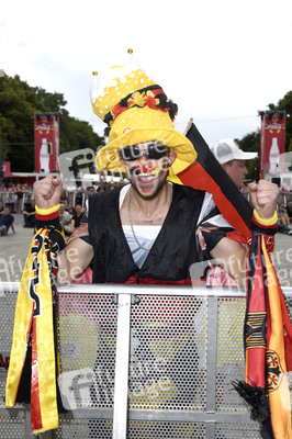 Fans beim UEFA-Fußball-Europameisterschaft 2016 Spiel Deutschland gegen Polen in Berlin