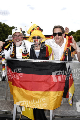 Fans beim UEFA-Fußball-Europameisterschaft 2016 Spiel Deutschland gegen Polen in Berlin