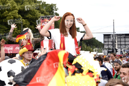 Fans beim UEFA-Fußball-Europameisterschaft 2016 Spiel Deutschland gegen Polen in Berlin