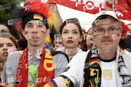 Fans beim UEFA-Fußball-Europameisterschaft 2016 Spiel Deutschland gegen Polen in Berlin