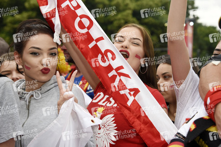 Fans beim UEFA-Fußball-Europameisterschaft 2016 Spiel Deutschland gegen Polen in Berlin