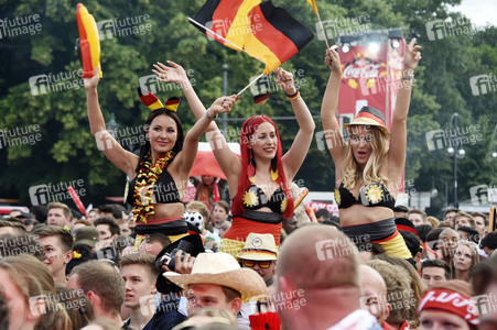 Fans beim UEFA-Fußball-Europameisterschaft 2016 Spiel Deutschland gegen Polen in Berlin