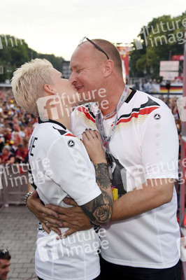 Fans beim UEFA-Fußball-Europameisterschaft 2016 Spiel Deutschland gegen Polen in Berlin