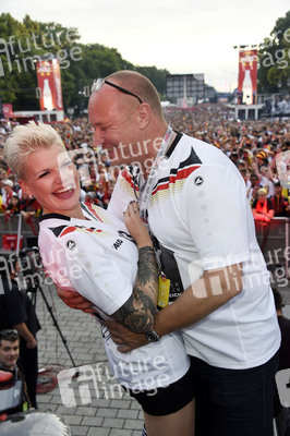 Fans beim UEFA-Fußball-Europameisterschaft 2016 Spiel Deutschland gegen Polen in Berlin